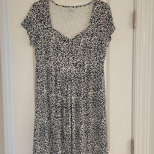 Old Navy Knee Length Leopard Maternity Dress